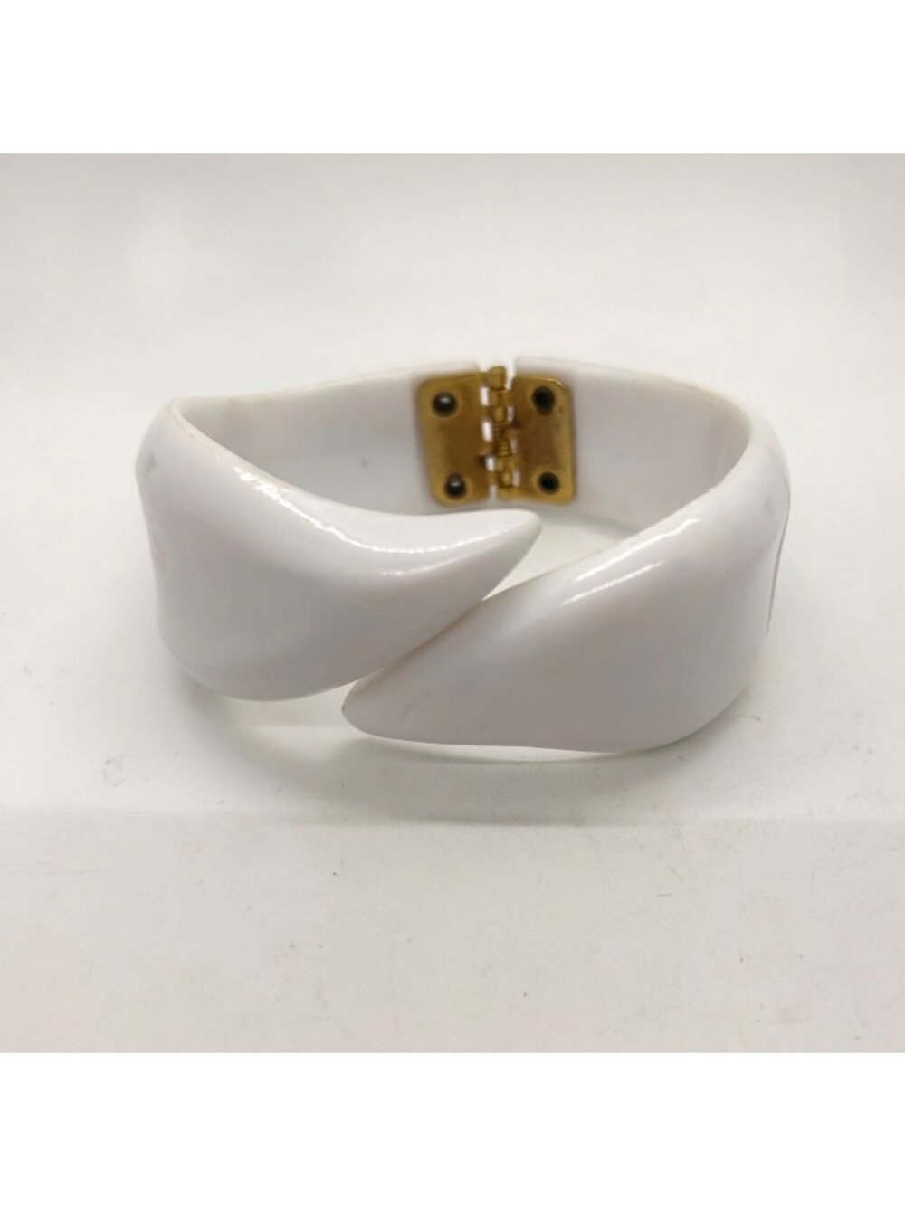 Hinged Bracelet White Acrylic Claw-Like Design Gold-Tone Closure Vintage